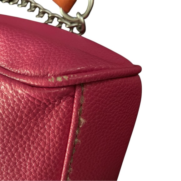 Nine West Coral
Pebbled Leather ILike
Handbag Swing Pack
Adjustable Strap - Picture 8 of 14